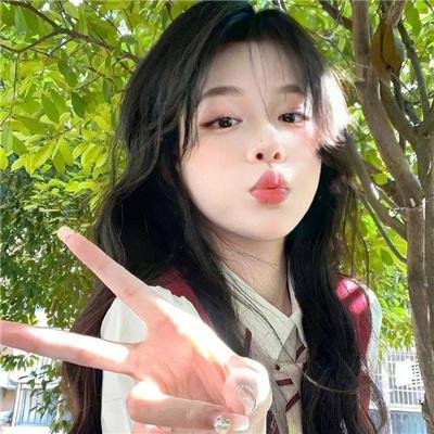 鱼跃在花见